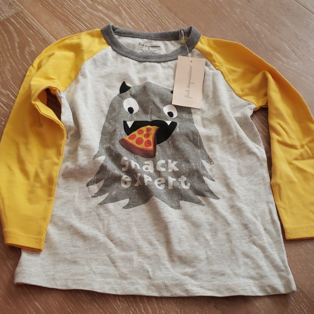 Boys 2t shirt with long sleeves